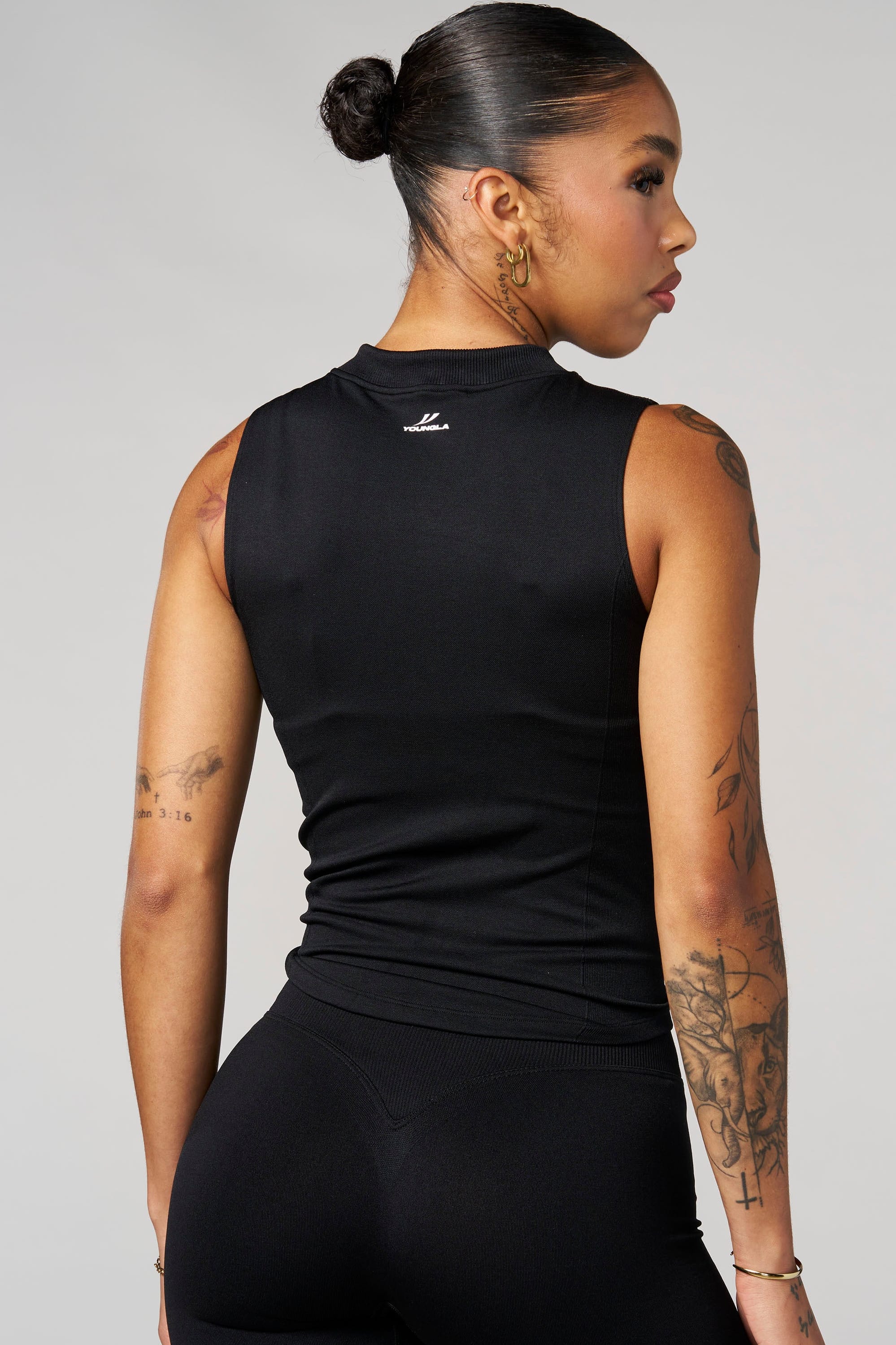 W4342 - Pulse Seamless T Zip Tank - August 20th