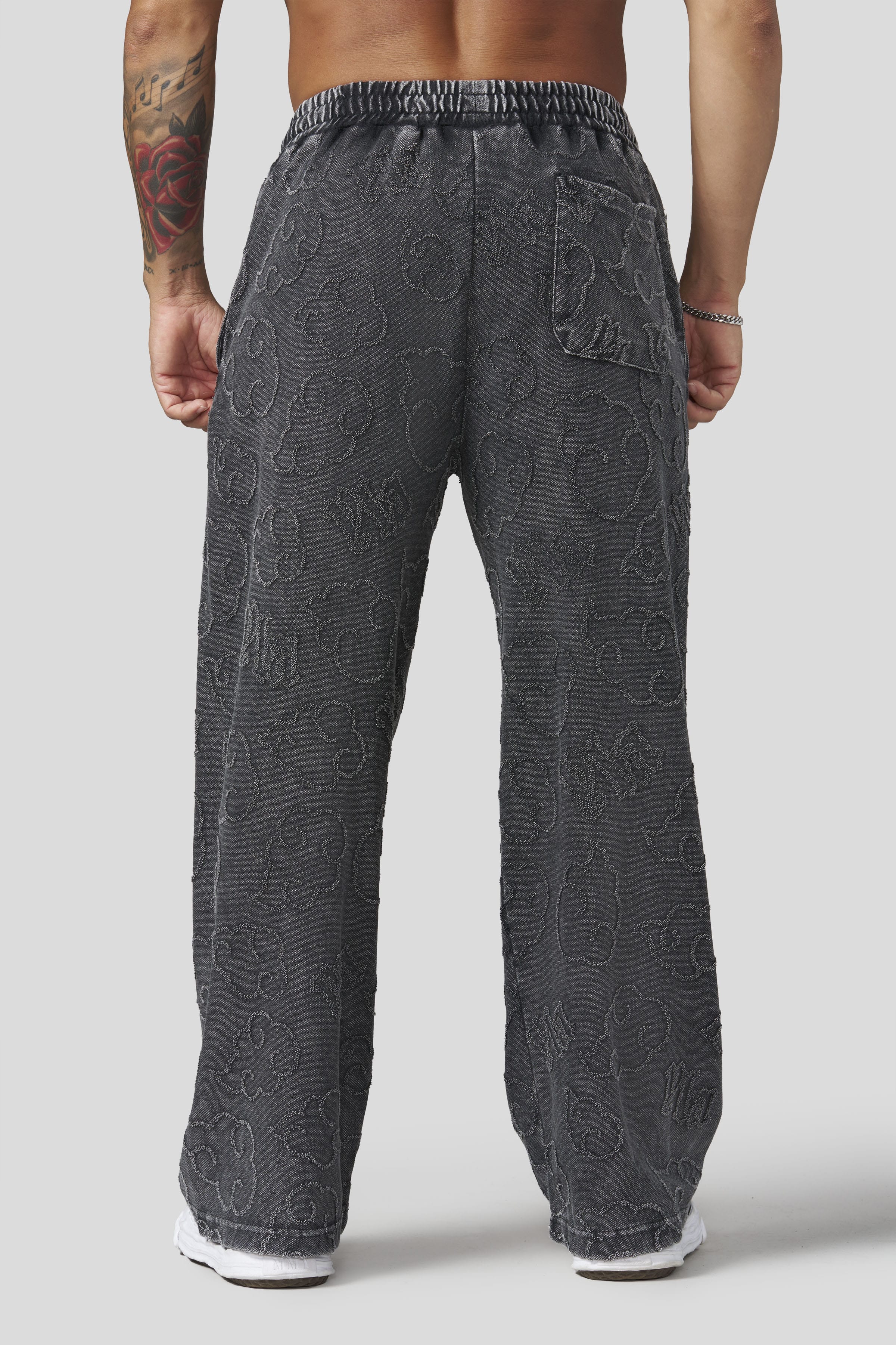 2109 - Naruto Cloud Sweats