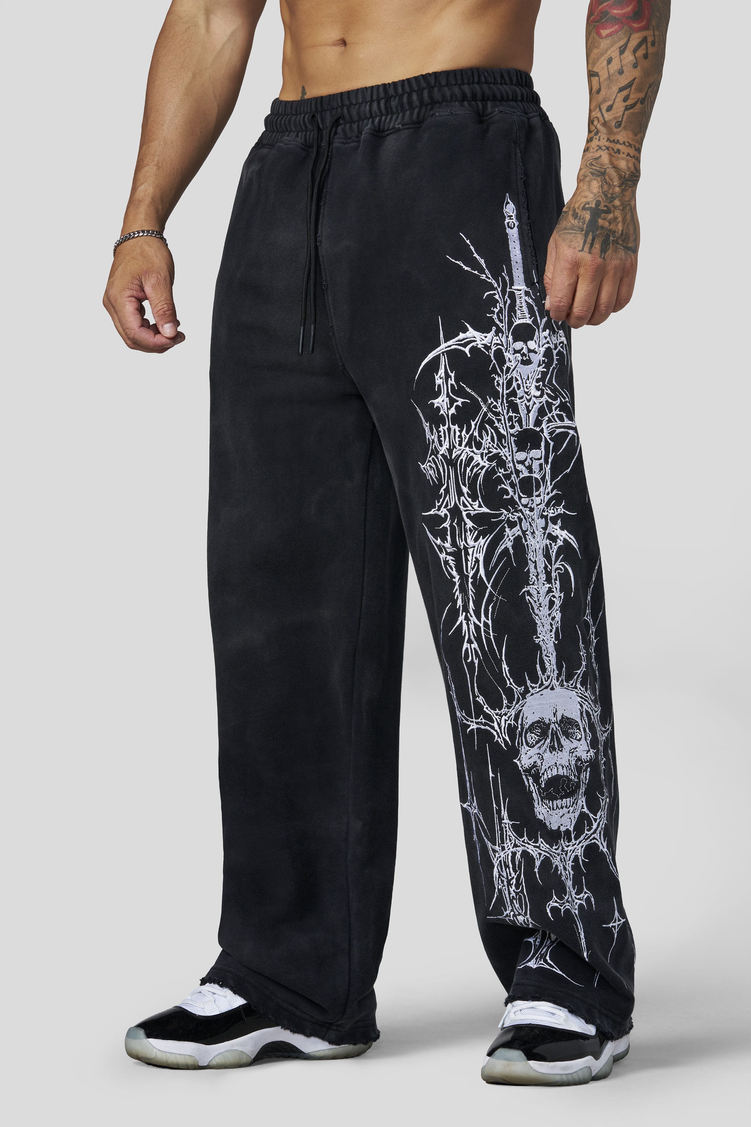 2122 - Eternal Embroidered Sweats