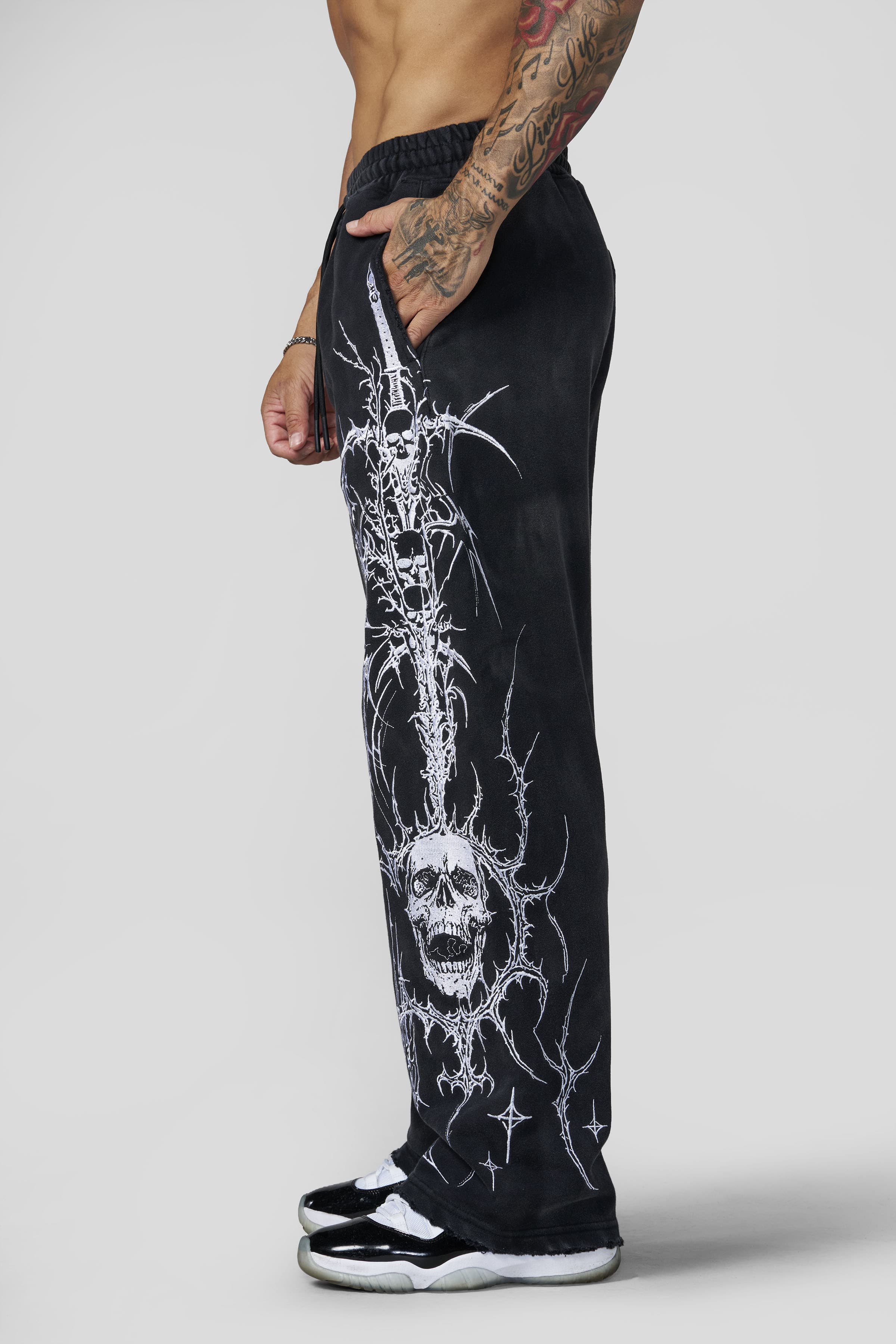 2122 - Eternal Embroidered Sweats