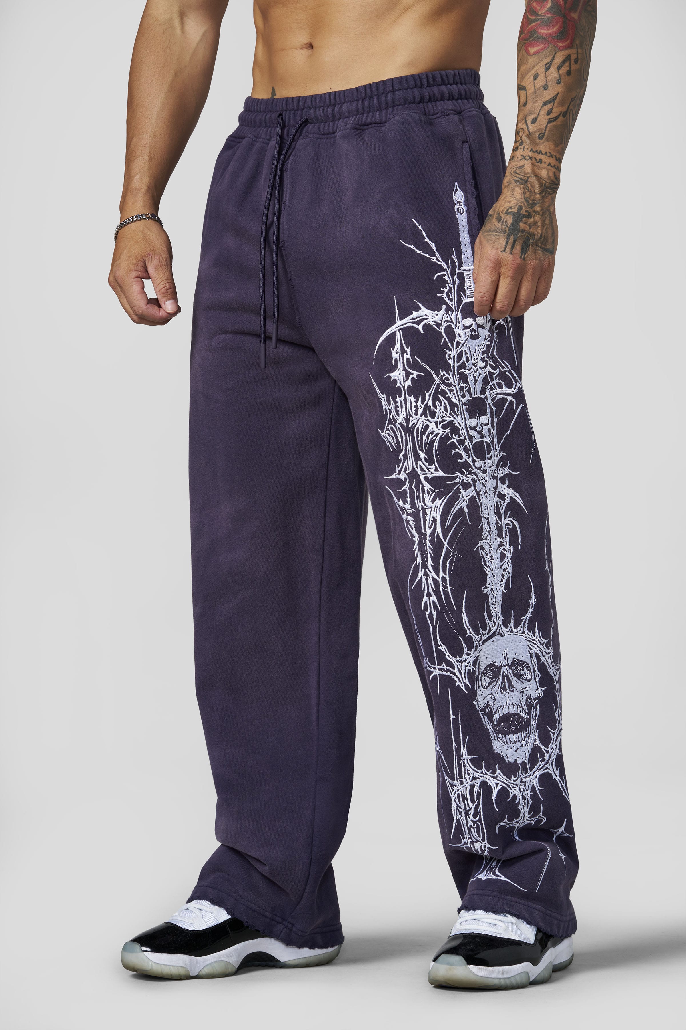 2122 - Eternal Embroidered Sweats