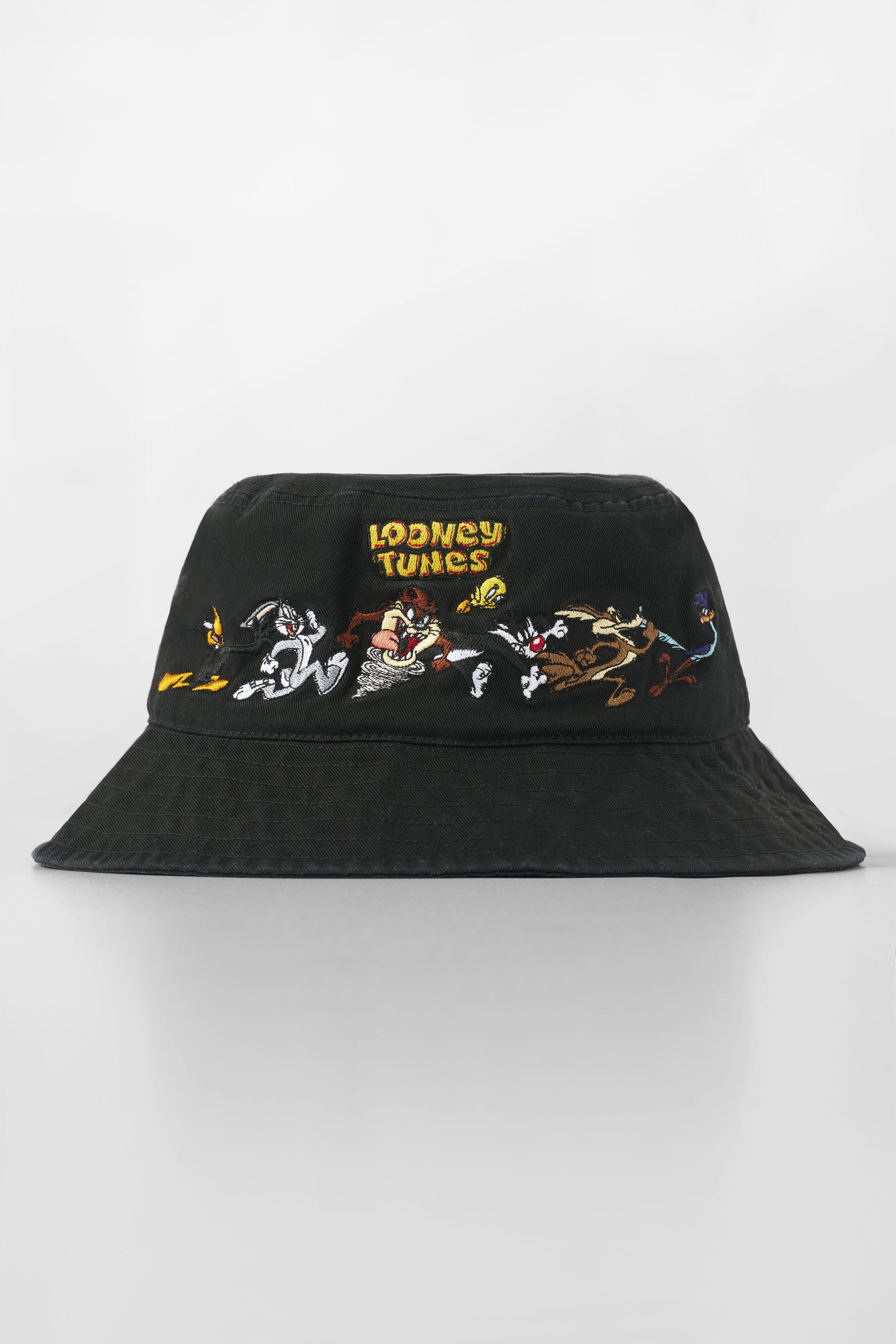 9093 - Looney Tunes Bucket Hat