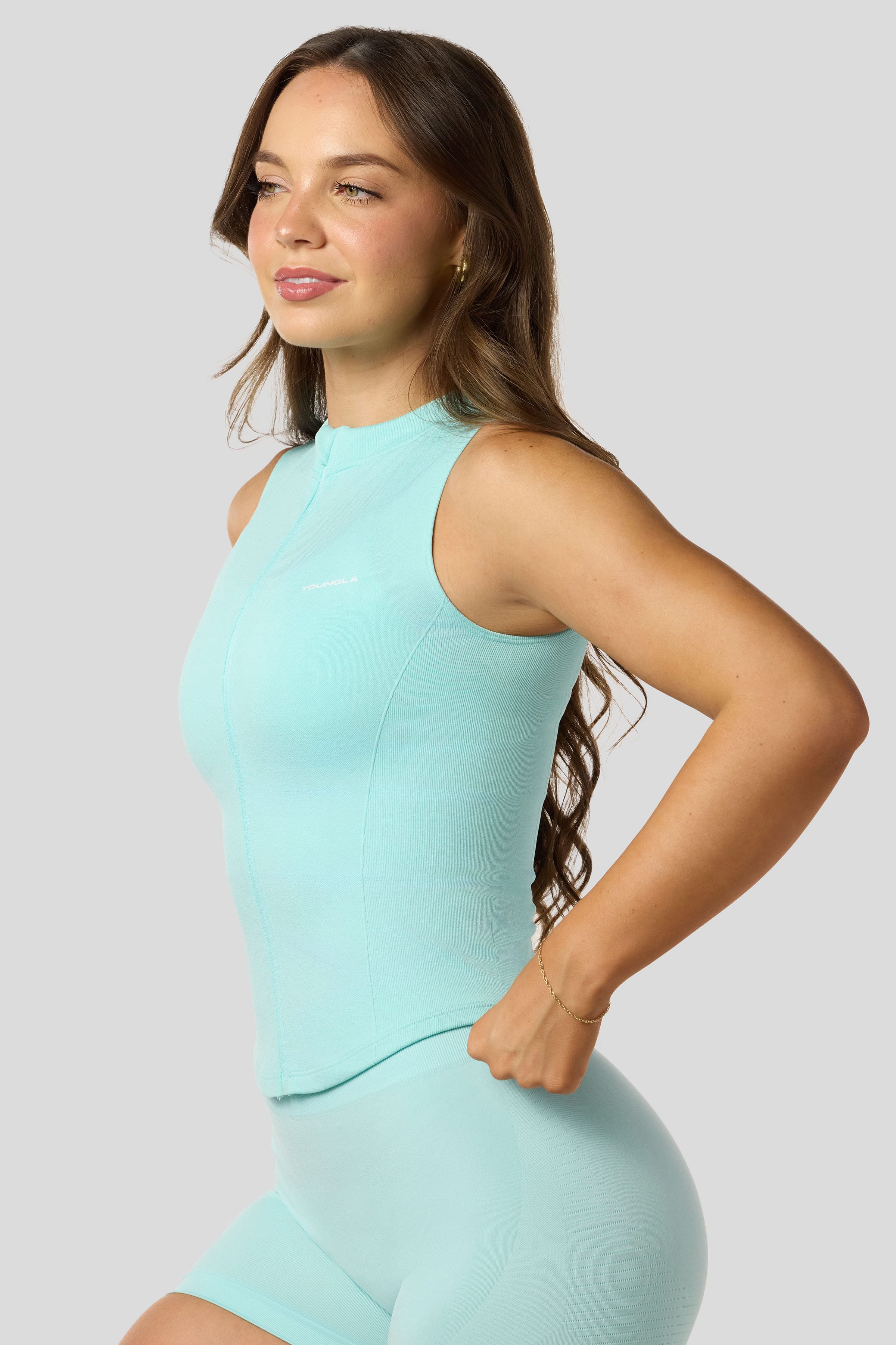 W4342 - Pulse Seamless T Zip Tank - August 20th